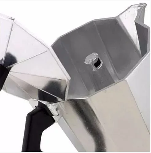 Итальянская алюминиевая кофеварка для 6 чашек кафе