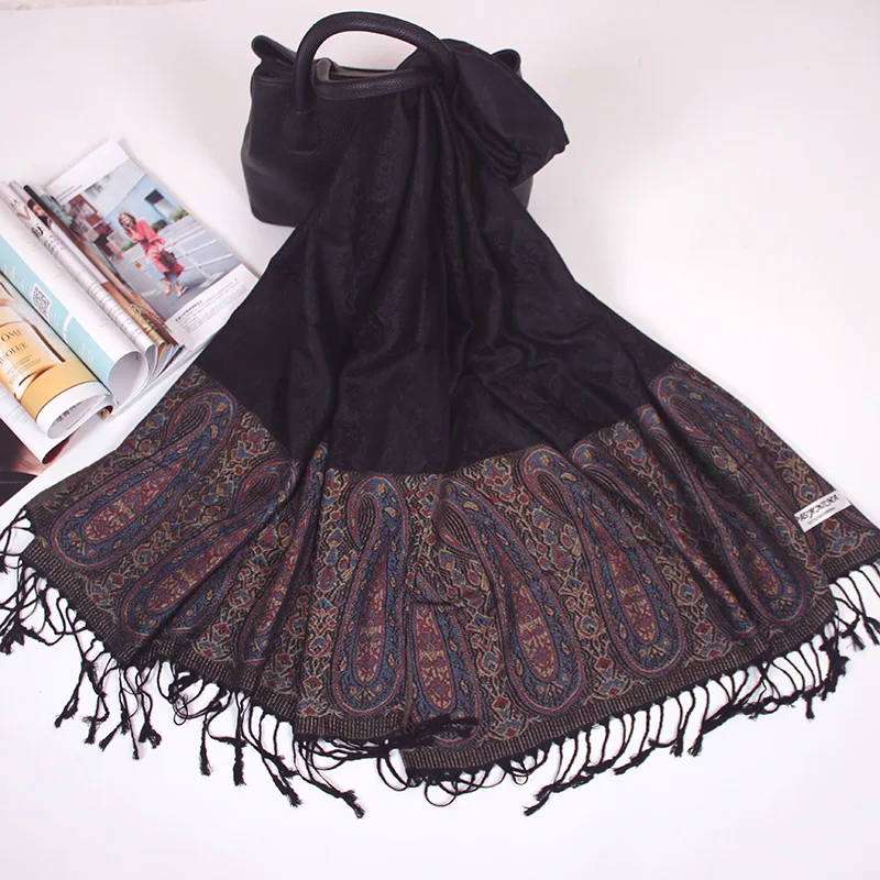 Рисунок 3 - Женский жаккардовый шарф с цветочным