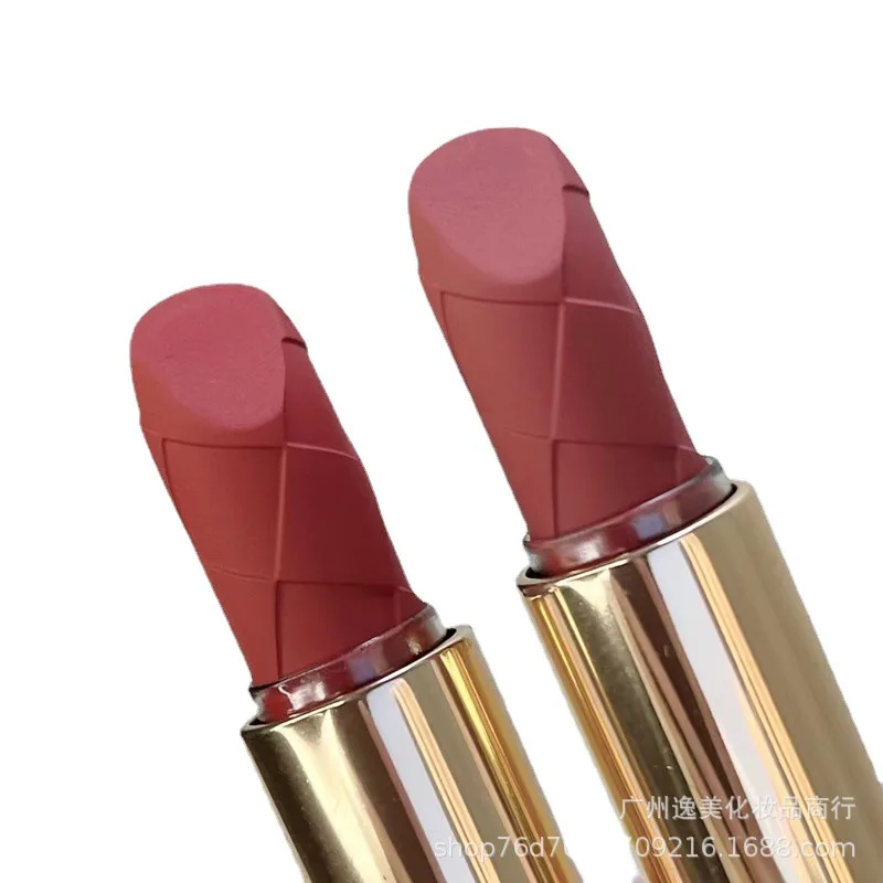 

Шахматная помада ограниченной версии Kom № 218 теплая пудра 196 помада cinnabar оранжевая маленькая искусственная помада