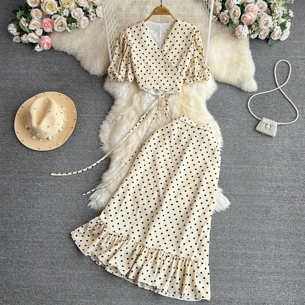 

Chic Dots Print Skirt Two Pieces Sets Sexy Puff Sleeve V-Neck Bandage Cropped Tank Top with Korean Fashion Skirt Vacation Sets