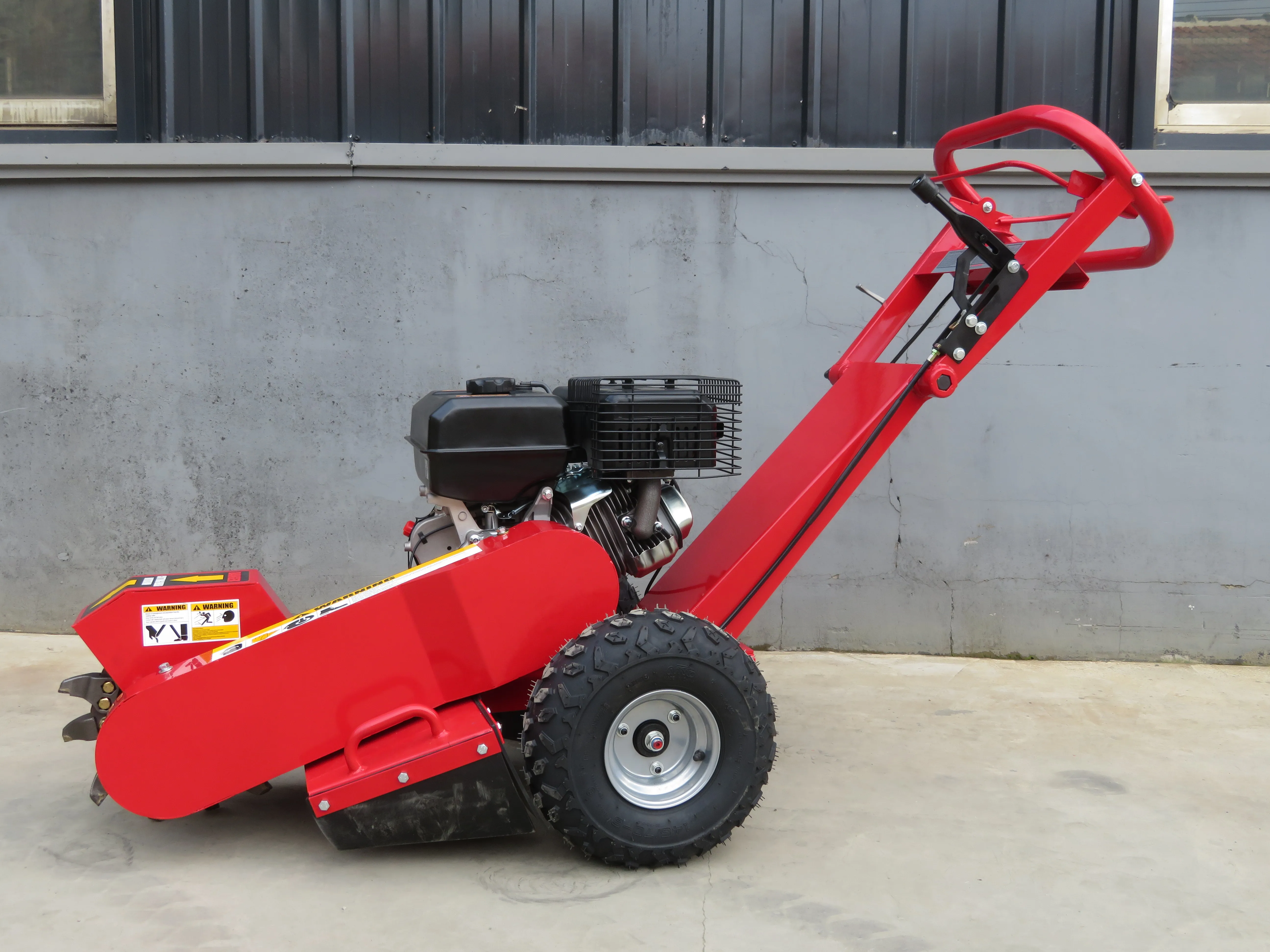 Фото Измельчитель пней POWER STUMP REMOVAL SG-120 для удаления пней деревьев с 12-дюймовыми лезвиями, 15 л.с., двухлезвийный, внедорожный №2