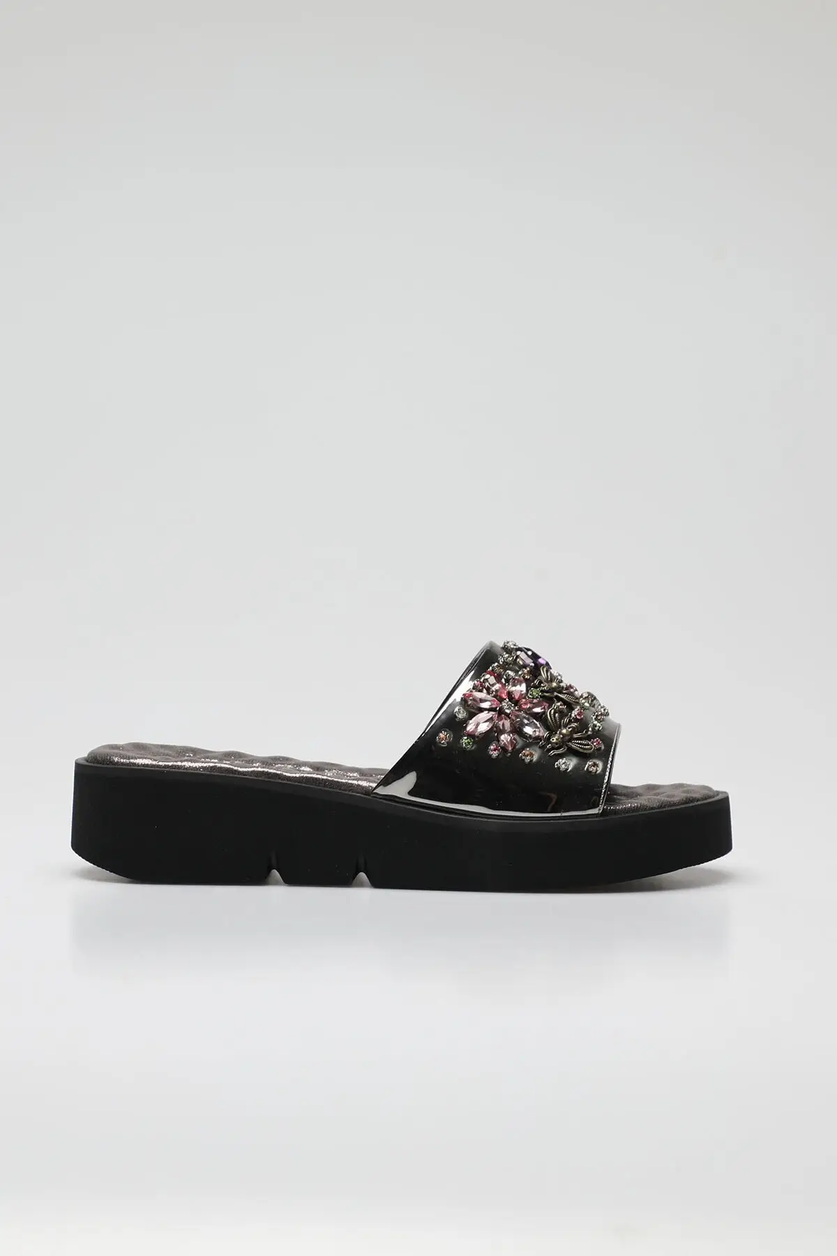 

Fashion Style Platinum Mirror Sandals And Slippers