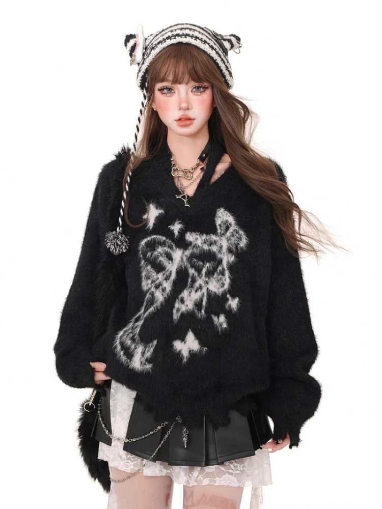 Винтажный свитер с черными дырками и ленивым принтом джемперы осень-зима новые