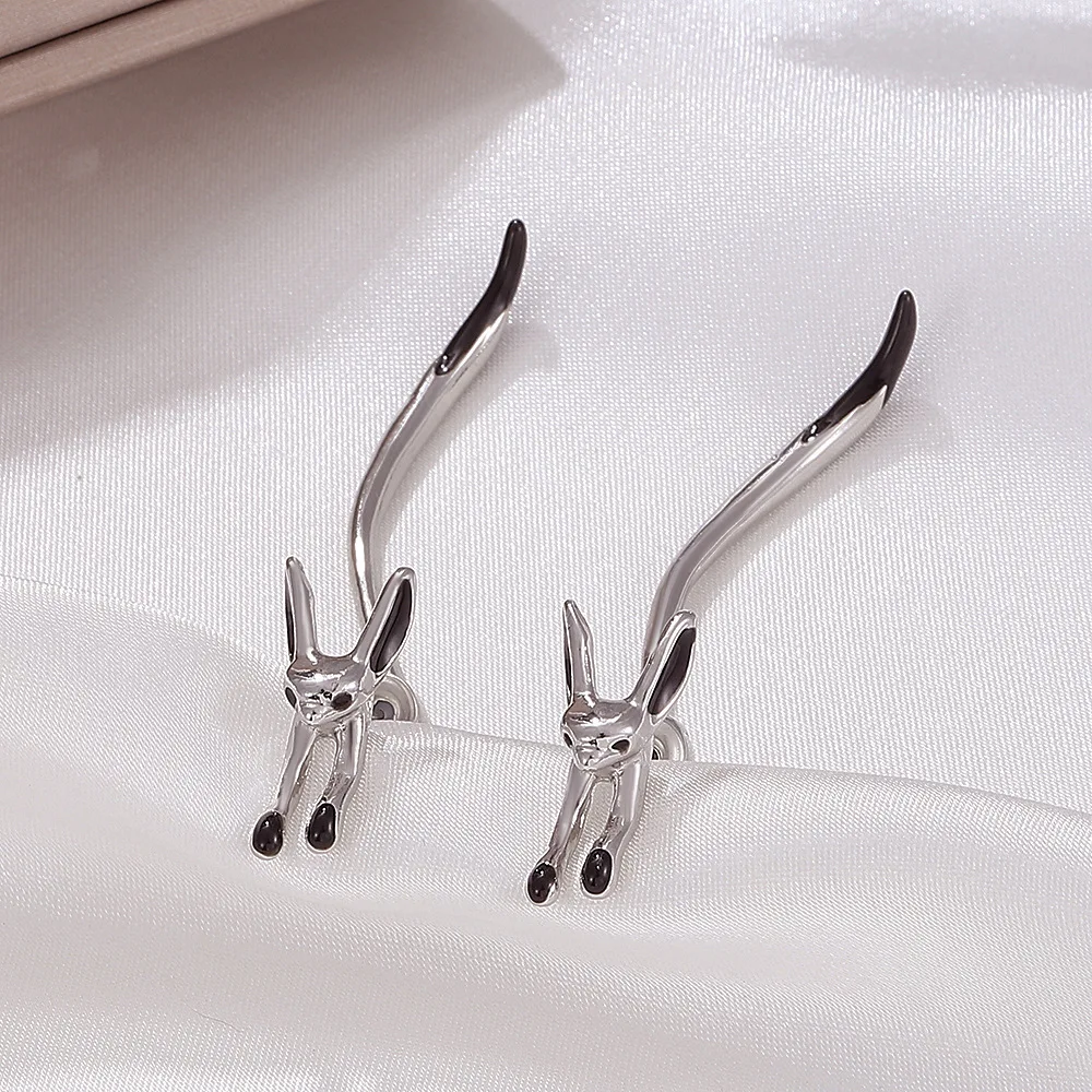 

Long-Tailed Fox Earrings Cool and Cool, Small Design Creative Animal Earrings Temperament Net Red Earrings Trend 1$ Free Postage
