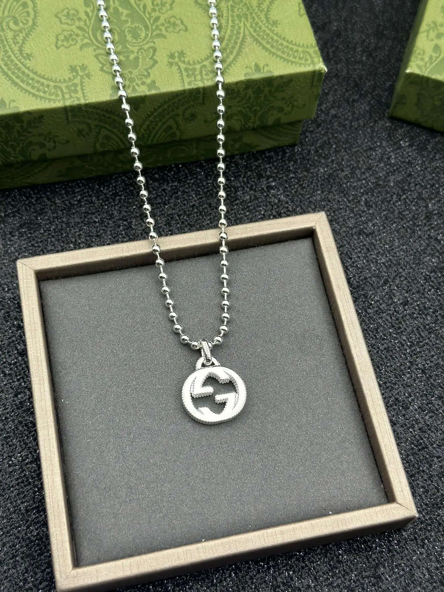 Gucci Женское ожерелье |