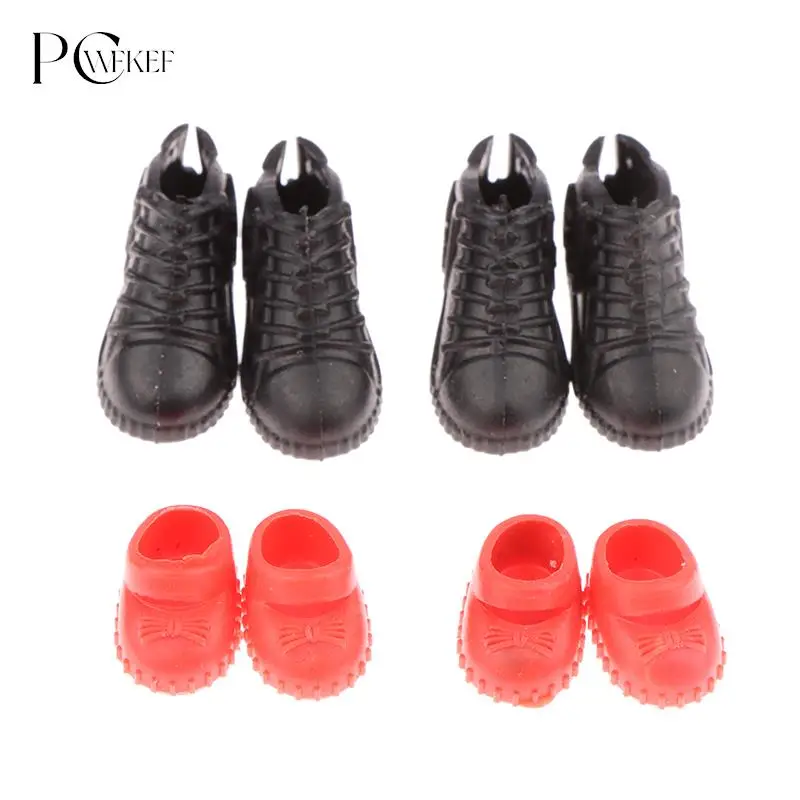 

Миниатюрная обувь для кукольного домика, 2 пары, пластиковые черные, Красные кроссовки, аксессуары для кукол, детские игрушки для ролевых игр 1:12