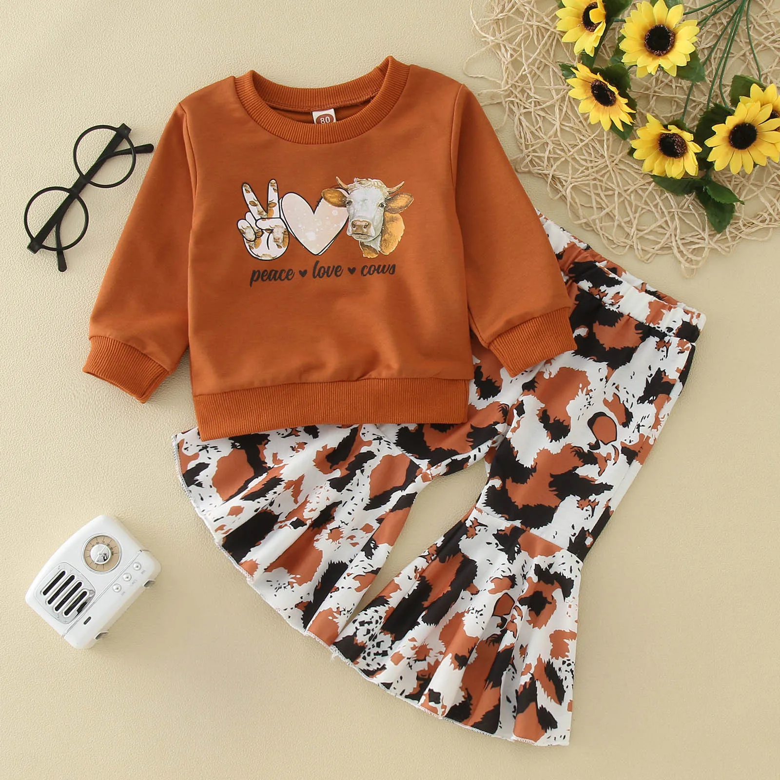 

0-4Y Toddler Girls Spring Autumn Clothes Sets 2pcs Long Sleeve Letter Print Pullover Sweatshirt+Cow Print Flared Pants Sets