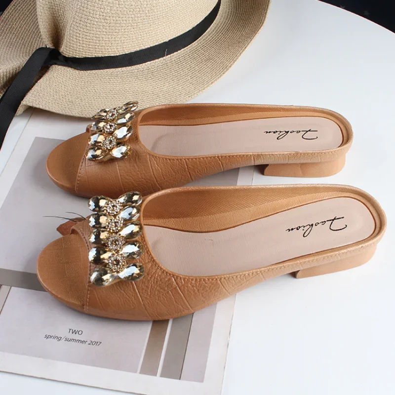 Сандалии и тапочки женская летняя верхняя одежда на толстой подошве женские