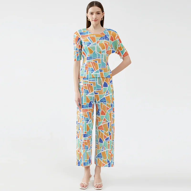 

2023 Summer Pleated New Suit round Neck Short Sleeve Loose Printing and Dyeing Casual Trousers Two-Piece Suit for Women