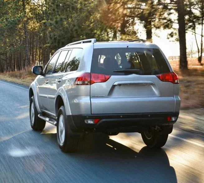 1 шт. без покраски бровей задней двери для Pajero Sport KH задний бампер колесо Montero 2007-2015