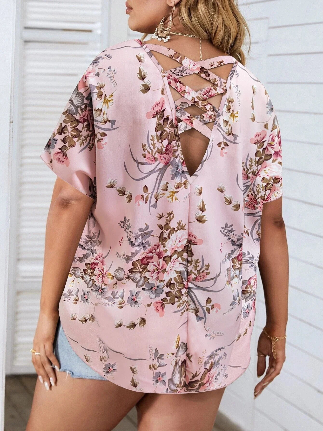 

Plus Floral Print Crisscross Batwing Sleeve Blouse