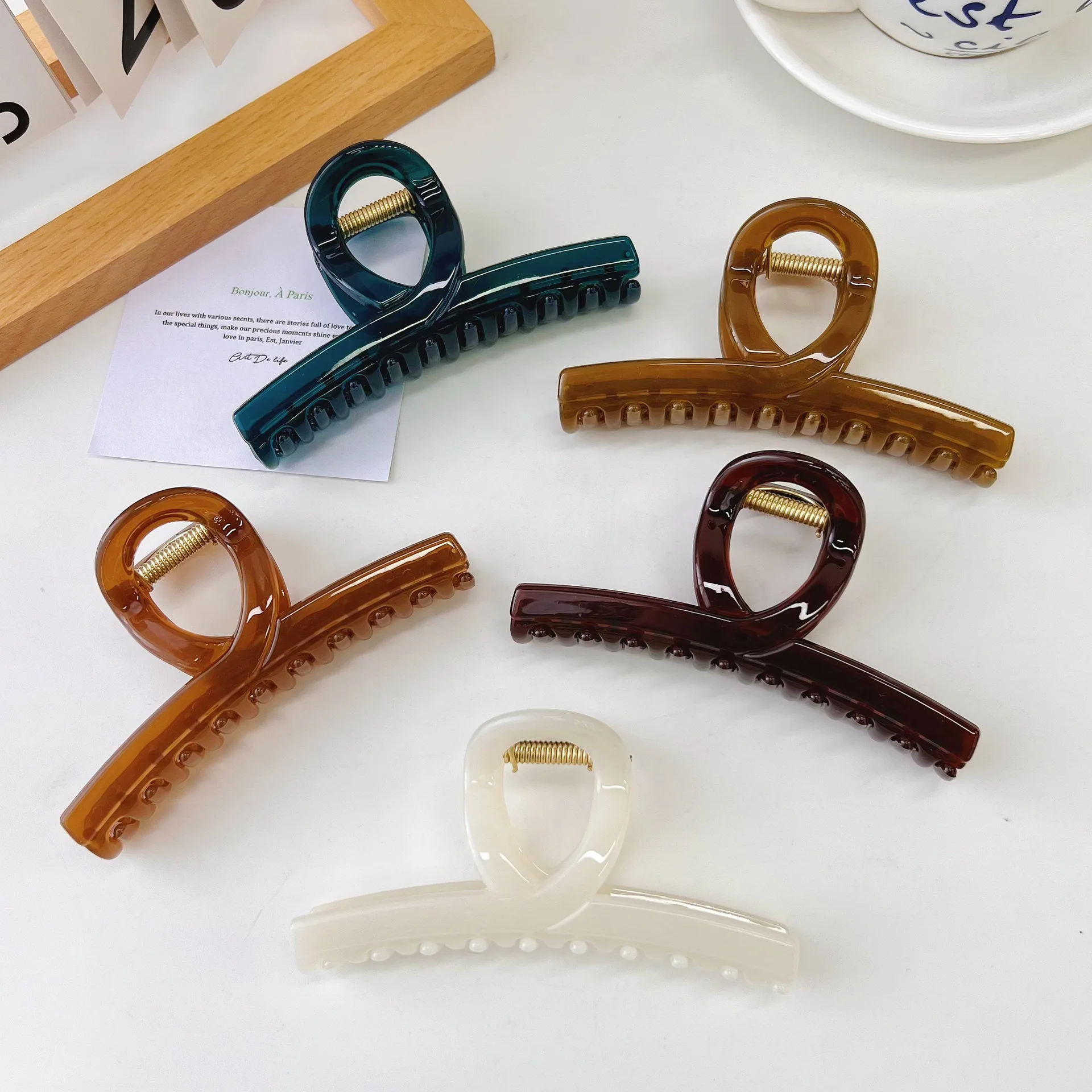 

Big Jelly Color Hair Claw Clip For Women Hairpins Girls Headwear Barrette Ponytail Holder Clips Korean Fashion Hair Accessories
