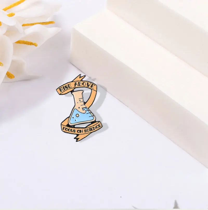 

10 PCS / LOT Focus on Science Enamel Pins Custom Beaker Banner Brooches Lapel Pin Shirt Bag Badges Scientist Jewelry