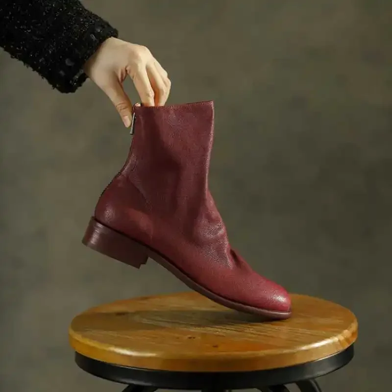 Красные короткие ботинки на низком квадратном каблуке в стиле ретро с круглым