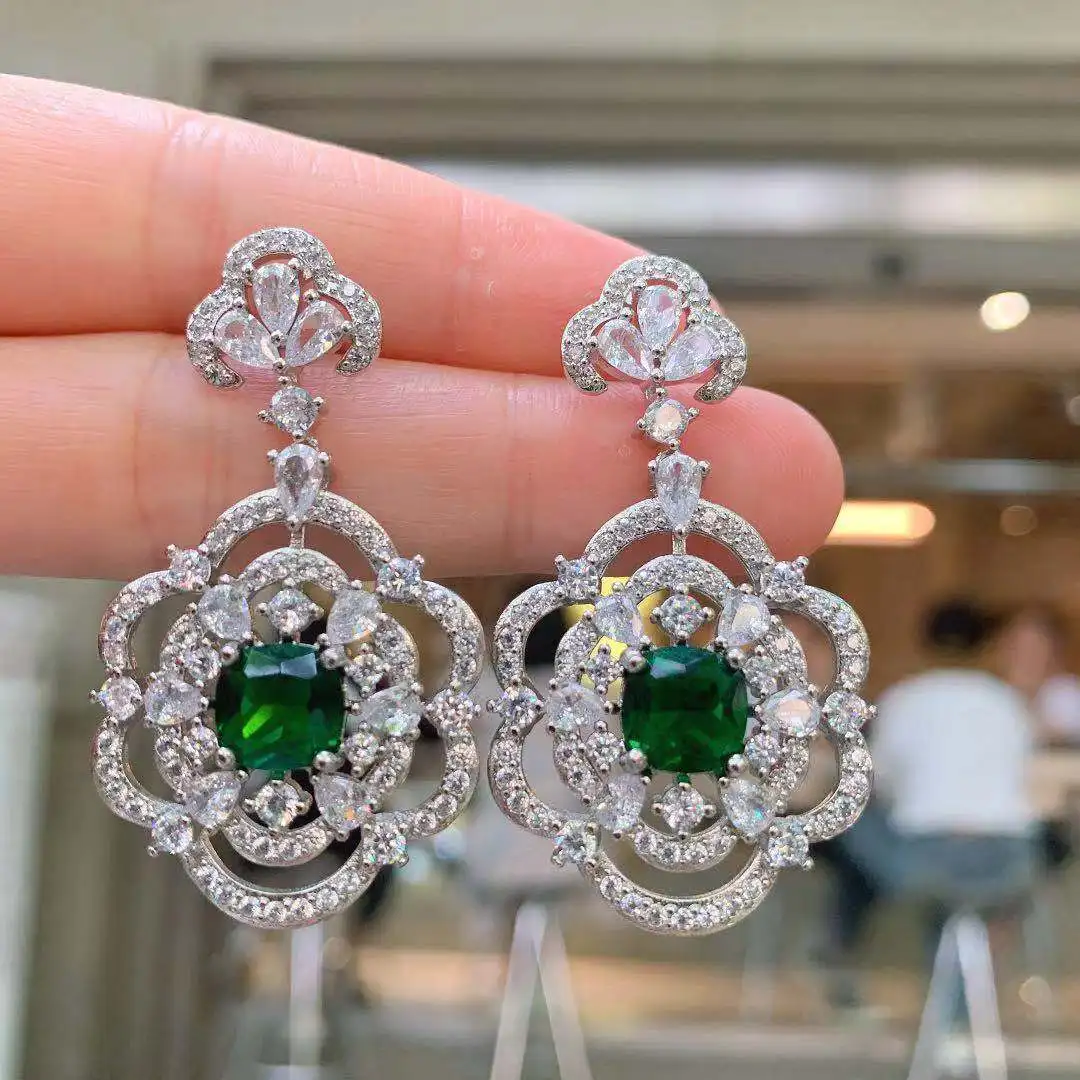 

Europe and the United States Hot Sale Fashion Popular Color Jewelry Inlaid White Diamond Retro Style Imitation Emerald Earrings