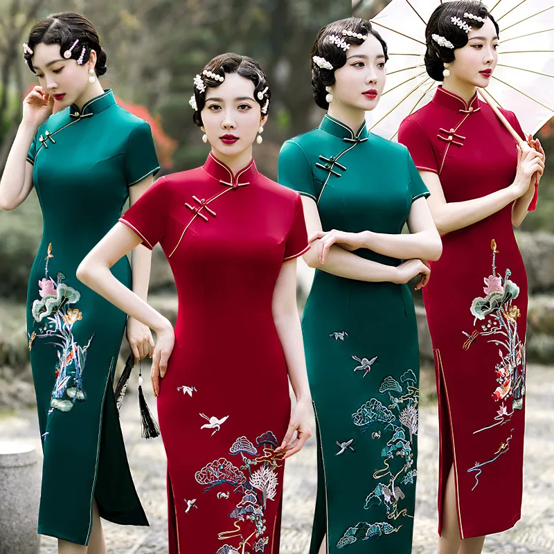 Chinese Elegant Exquisite Embroidery Qipao Dress Women Sexy Satin Button Side Slit Slim Cheongsam Vintage Banquet Evening Dress