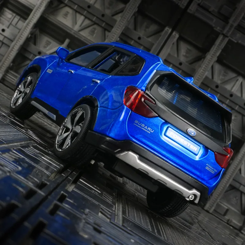 Фото Модель автомобиля Subaru 1:30 из сплава, с открывающимися дверями с обеих сторон, а также открывающимися передним капотом и дверью багажника. №2