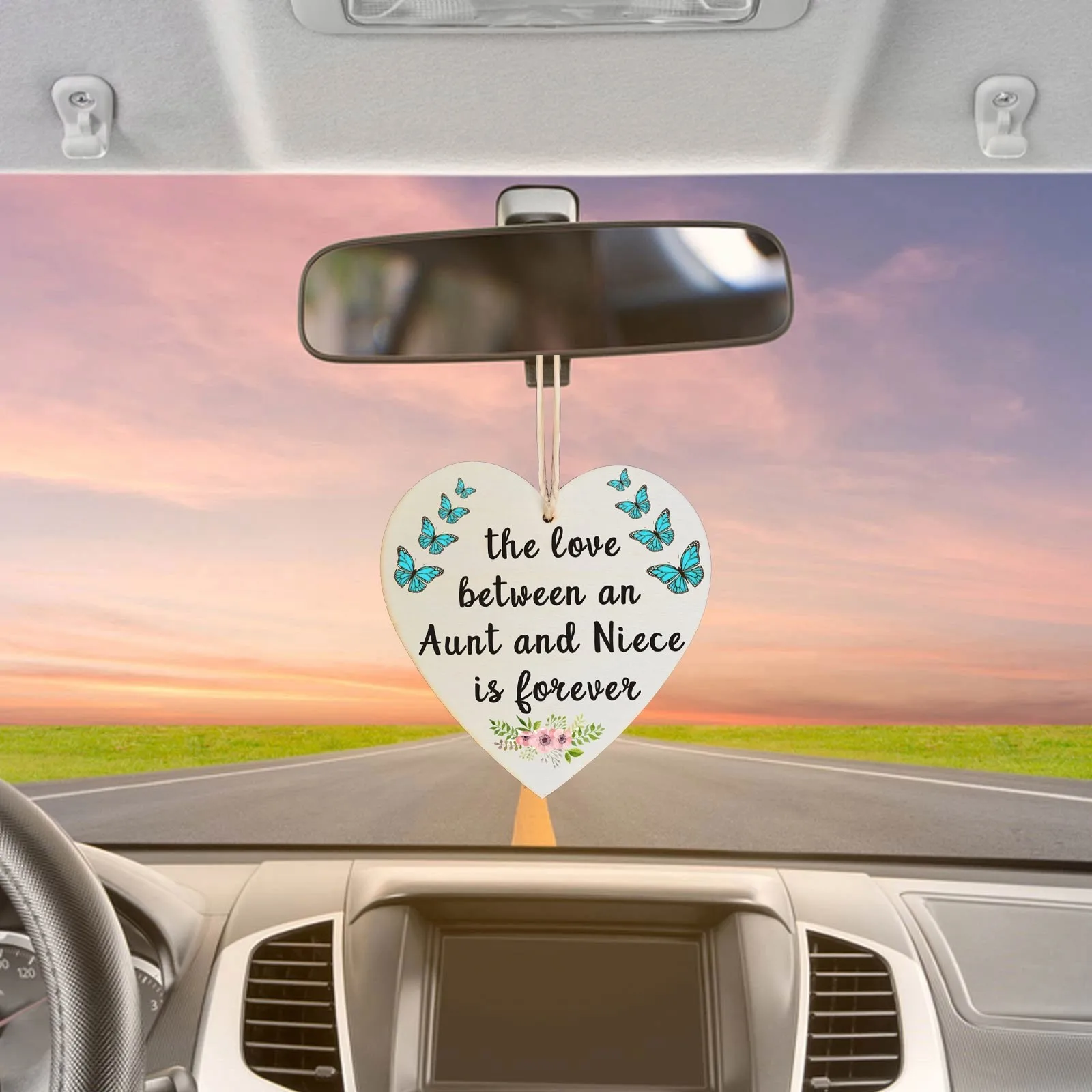 Кулон в виде елки с надписью Тетя