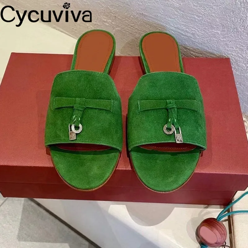 Шлепанцы женские замшевые с металлическим замком |