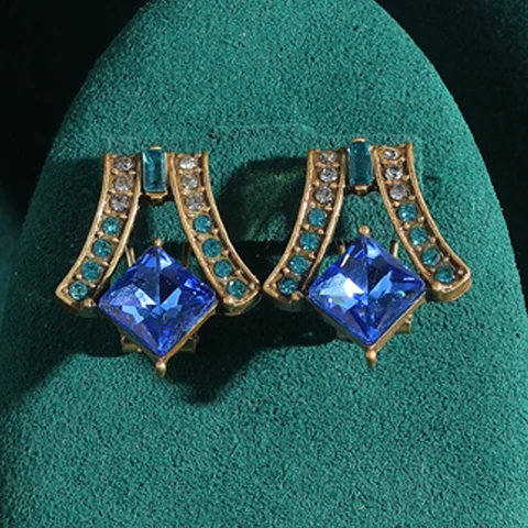 LOVE GREEN LIVE GREEN Синие хрустальные серьги-гвоздики