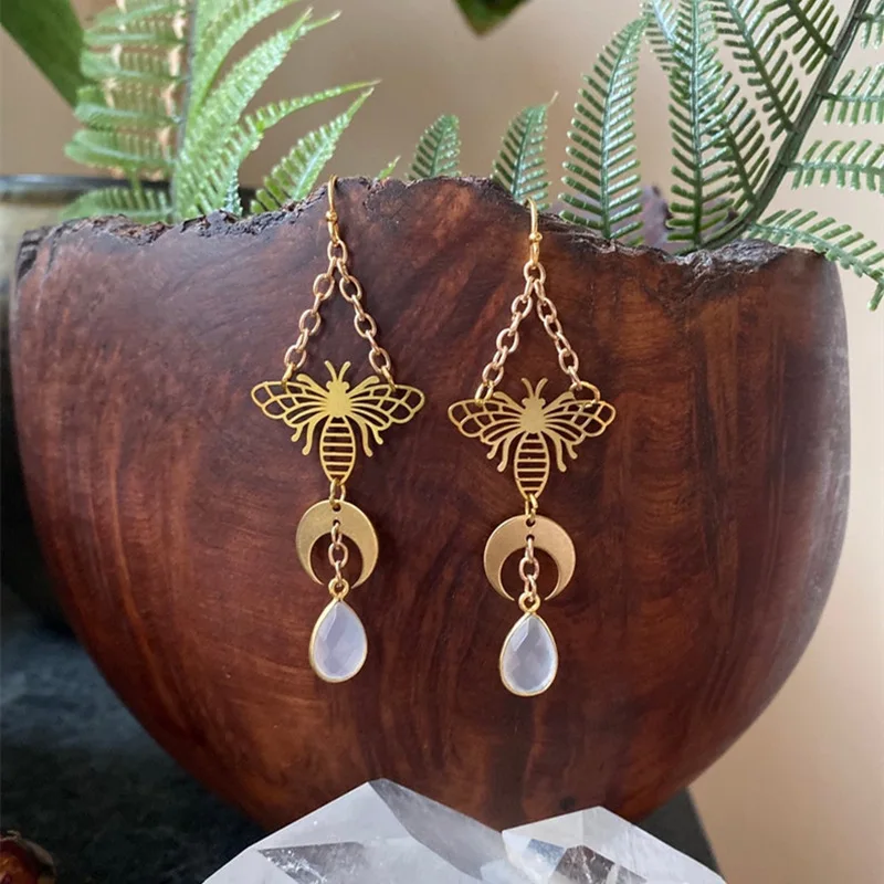 

Gothic Charm Moth Earrings Gold Plated Moon Moth Gem Tassel Earrings Bohemian Style Goddess Jewelry Fashion Women's Party Gifts
