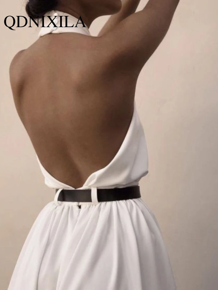 Женский комбинезон лето с широкими штанами, открытой спиной и в обтяжку "Халтер" белого цвета.