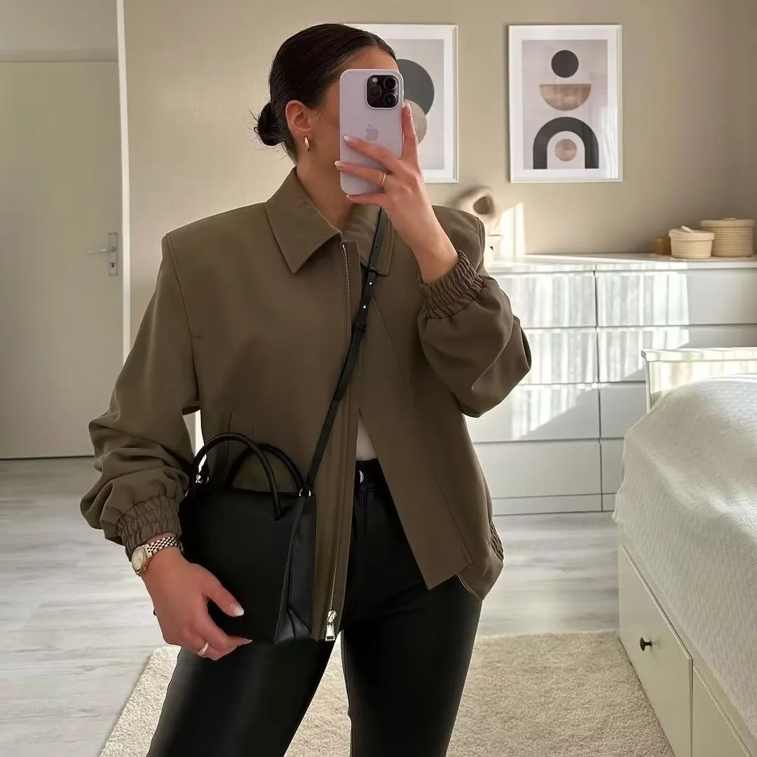 Рисунок 4 - Лидер продаж, осенняя куртка-пилот