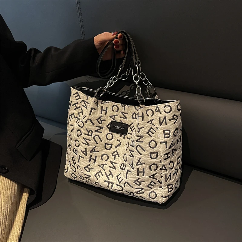

Women's New Big Tote Bags Casual Large Capacity Cloth Shoulder Bag Pearl Chain Pendant Handbag Ladys Simple Hot Sale Shopper Bag