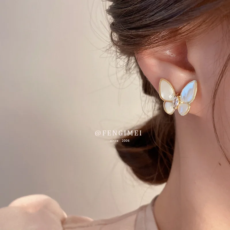 

925 Silver Needle Mother-of-pearl Zircon Butterfly Earrings Sweet and Fashionable Temperament Earrings All-match Earrings