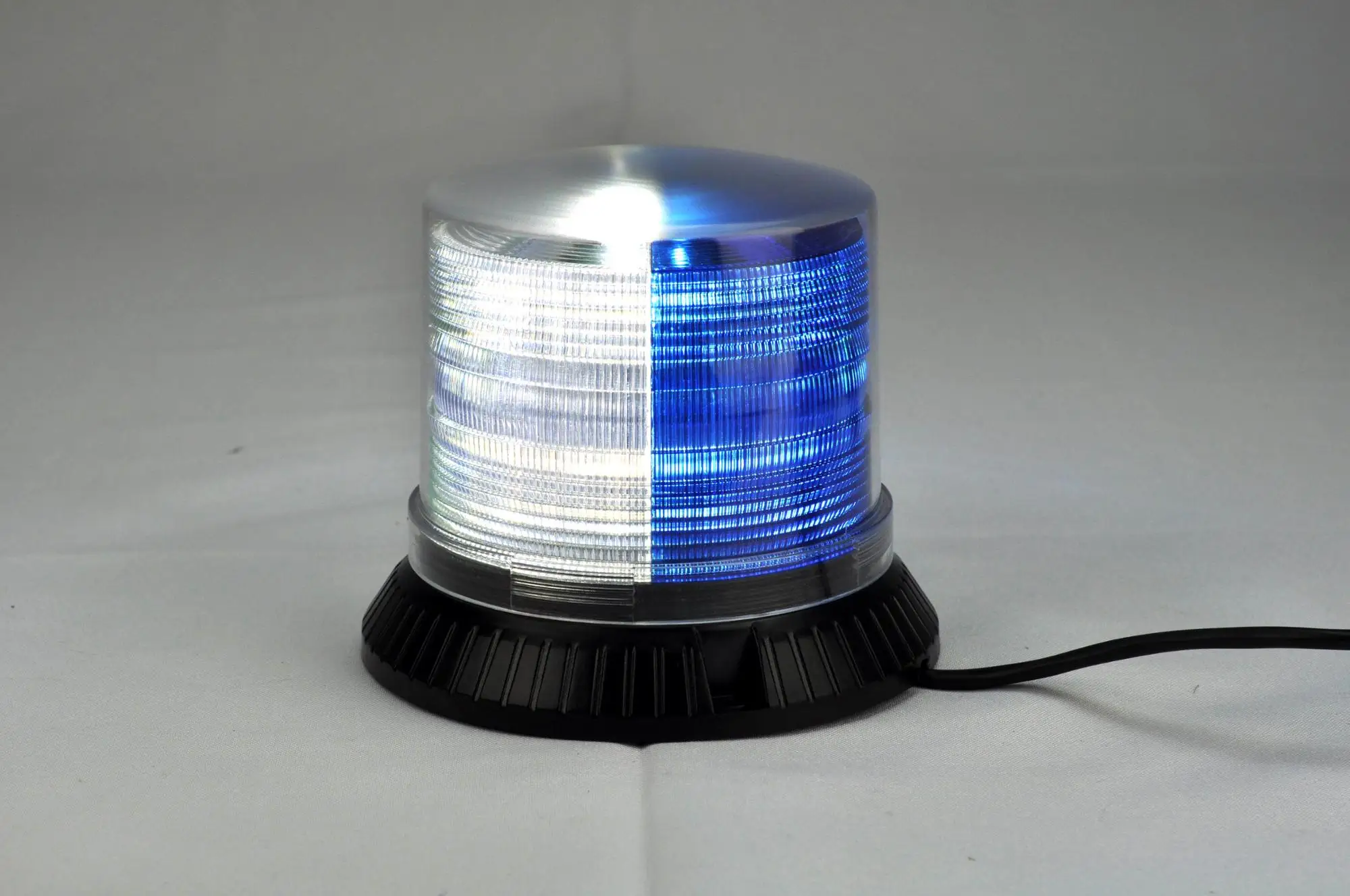 Сигналы стробоскопы. Синий Маяк led Strobe Light 10-30v DC. Газель бизнес led Strobe Light 10-30 v DC. Сигнальный Маяк. Строб сирена.