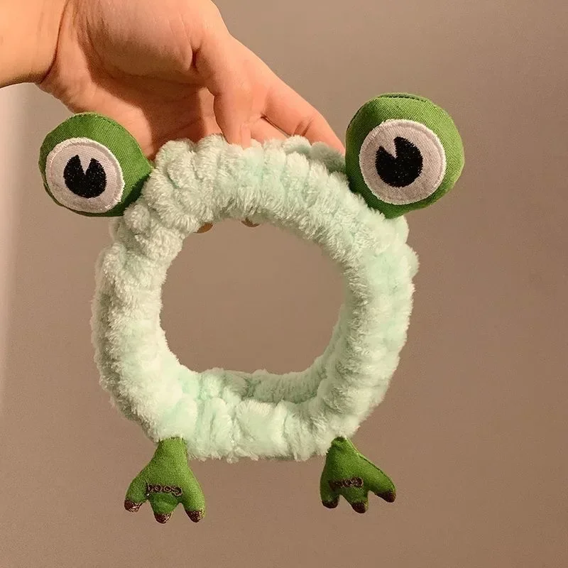 Фото Divertida Diadema De Felpa De Ranas Adecuada Para Niñas Y Mujeres Accesorios Para Lavado De Cara Lindas Diademas №5