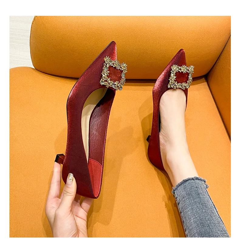 

Large Size 31-43 High Heels Women Pumps 2021 New Pointed Toe Rhinestone Wedding Shoes All-match Satin Mid-heel Shoes