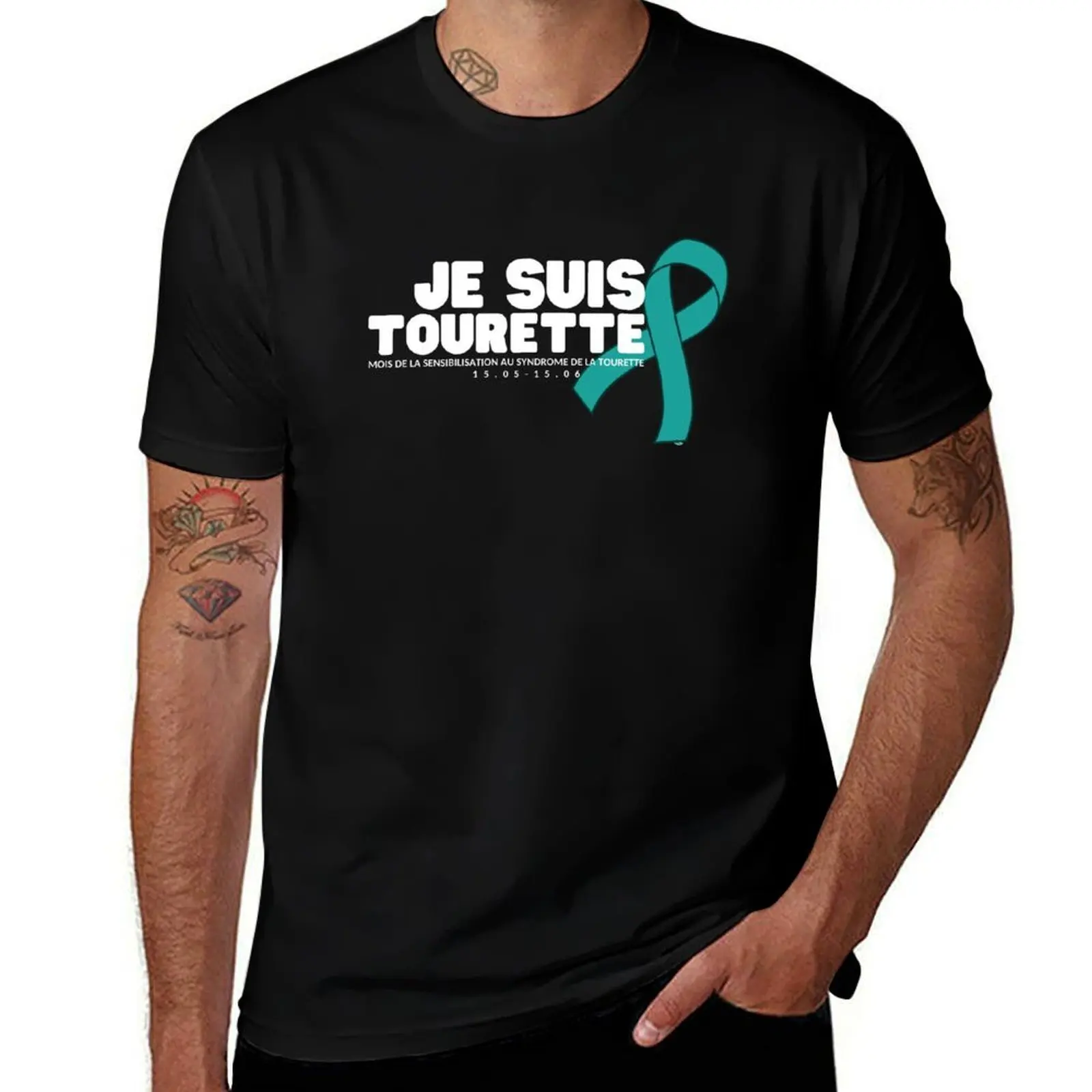 Фото Футболка с белыми надписями I am Tourette, повседневная футболка больших размеров. №1