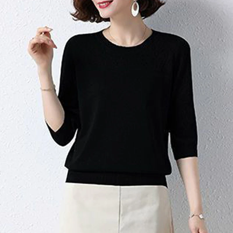 Женский трикотажный пуловер с круглым вырезом и рукавом 2024