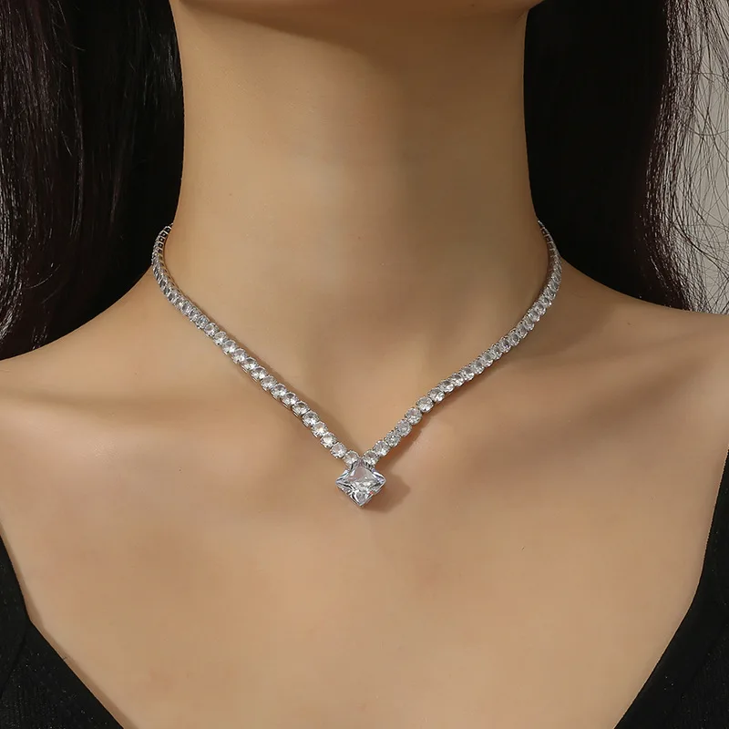 

New Ladies Fashion Diamond Zirconia Collarbone Chain Girls Princess Simple Temperament Necklace Jewelry Accessories Party Gift