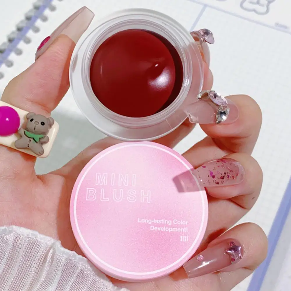 

4 Colors Lip Mud Long Lasting Moisturizing Matte Velvet Lipstick Waterproof Sweatproof Lip Gloss Korean Cosmetics Maquillage