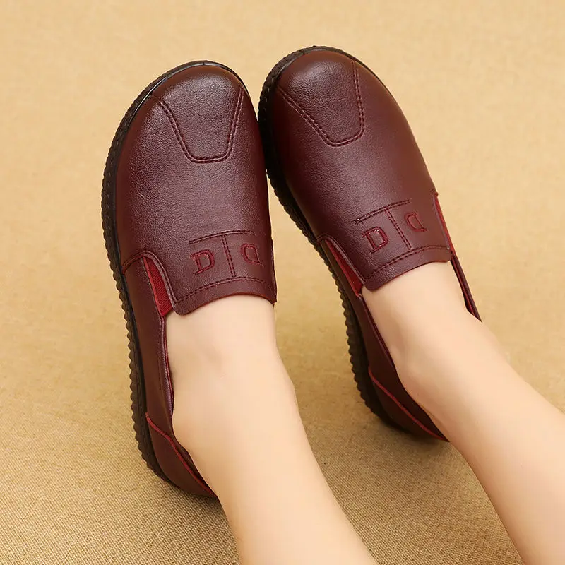 

Retro Brown Moccasins Ladies Casual Wedge Leather Sneakers Women Oxford Ballet Flats Mom Comfortable Loafers Plus Size