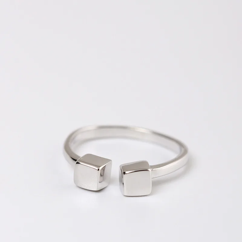 

Женское кольцо из серебра 925 пробы, с геометрическим рисунком