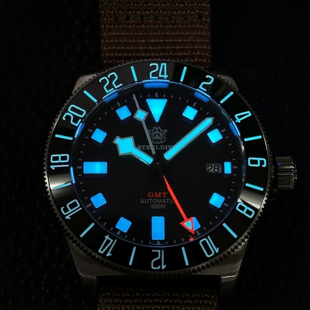 Фото Мужские часы STEELDIVE GMT, 41 мм, военные автоматические механические наручные часы, 30 АТМ, водонепроницаемые, BGW-9, со светящимся сапфиром NH34 №2
