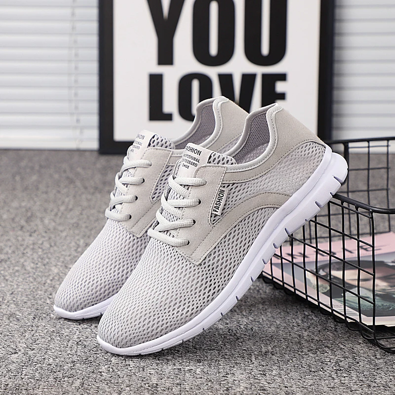 

Супер яркие сетчатые кроссовки для мужчин, дышащие, износостойкие, мужские теннисные кроссовки на шнуровке для активного отдыха, спортивные туфли светильник 38-48