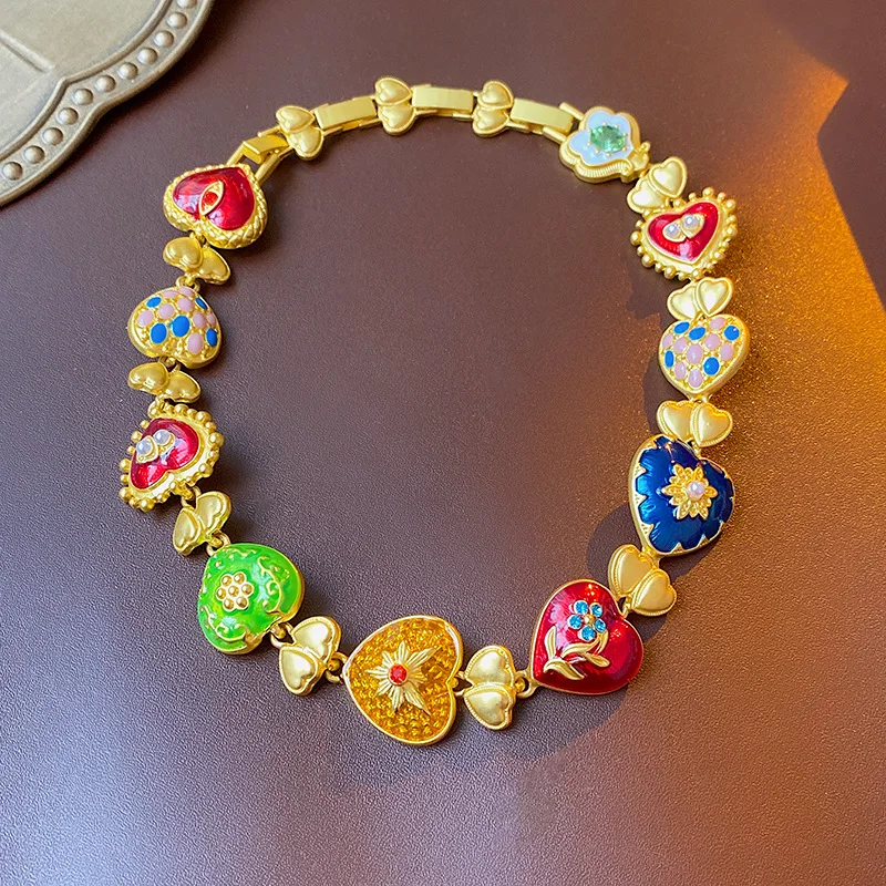 

Inlaid Imitation Diamond Heart Necklace Artistic Retro Palace Style Personalized Design High-end Chain Women Jewel Choker Gift