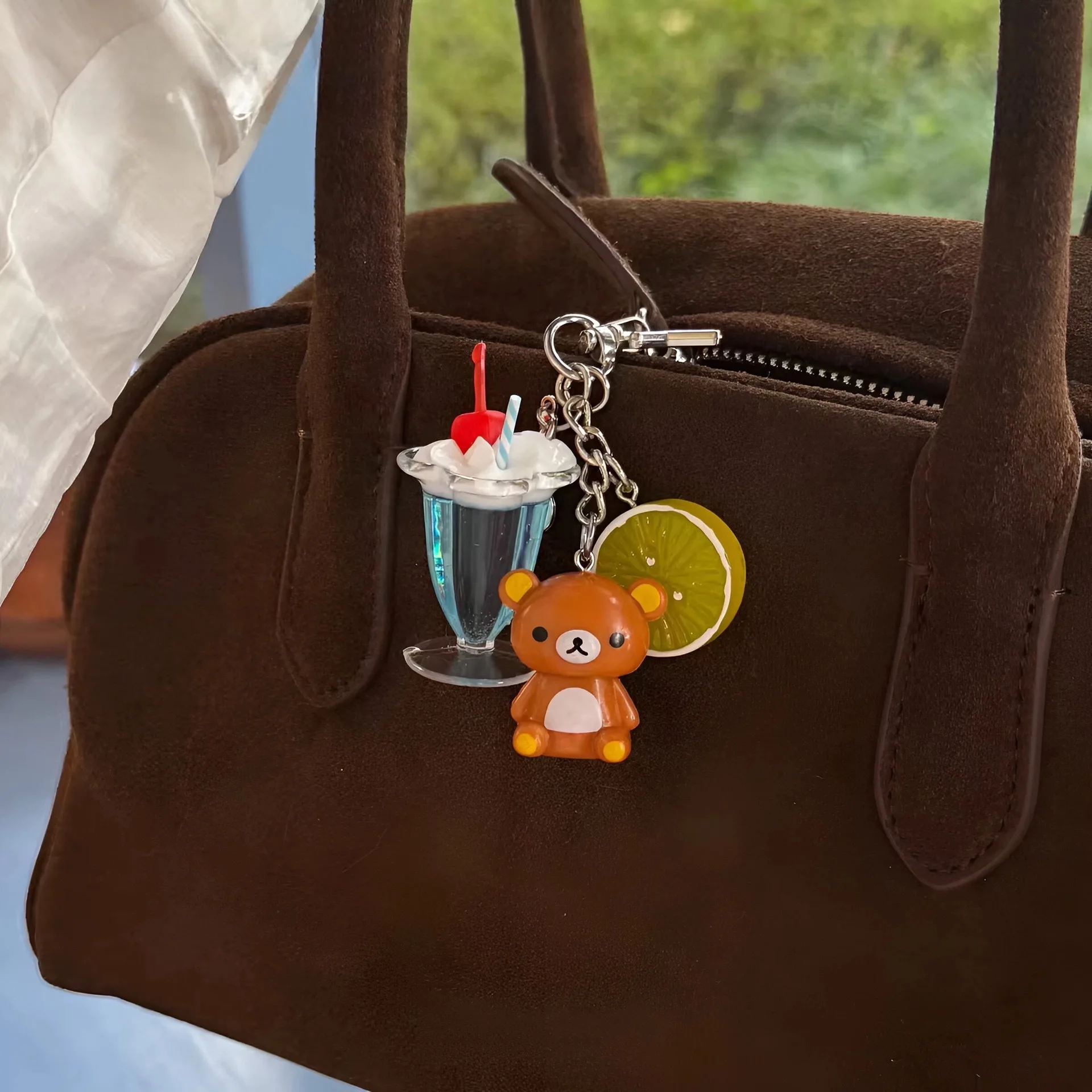 Фото Брелок Rilakkuma Korilakkuma: милый аниме-аксессуар для ключей от машины, модный кулон для сумок, подарок для детей и лучших друзей, классическая игрушка №4