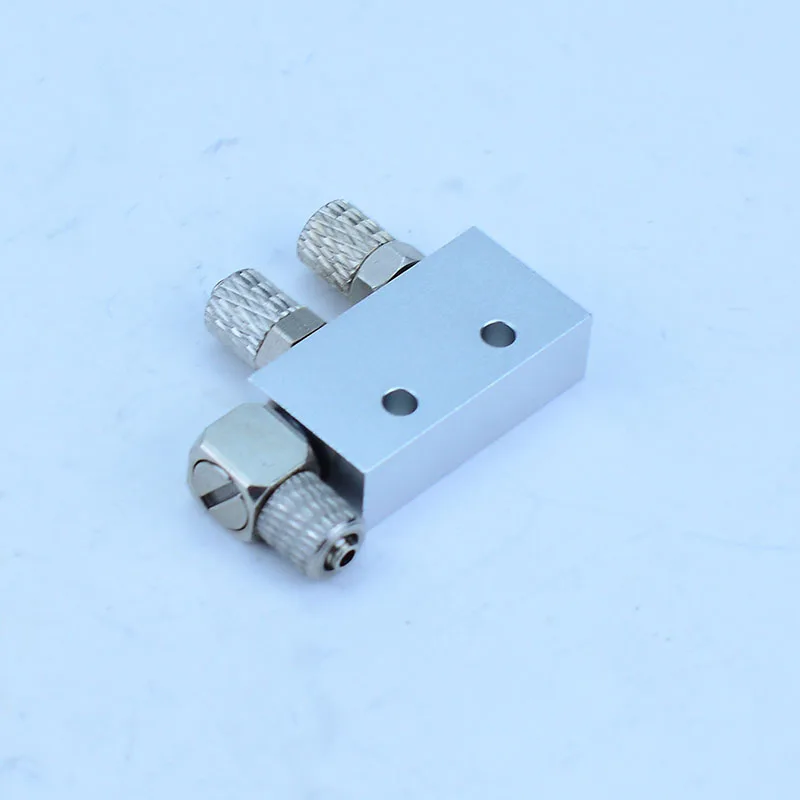 

Металлический тройник клапана масляной трубы для гидравлического экскаватора 1/12 1/14