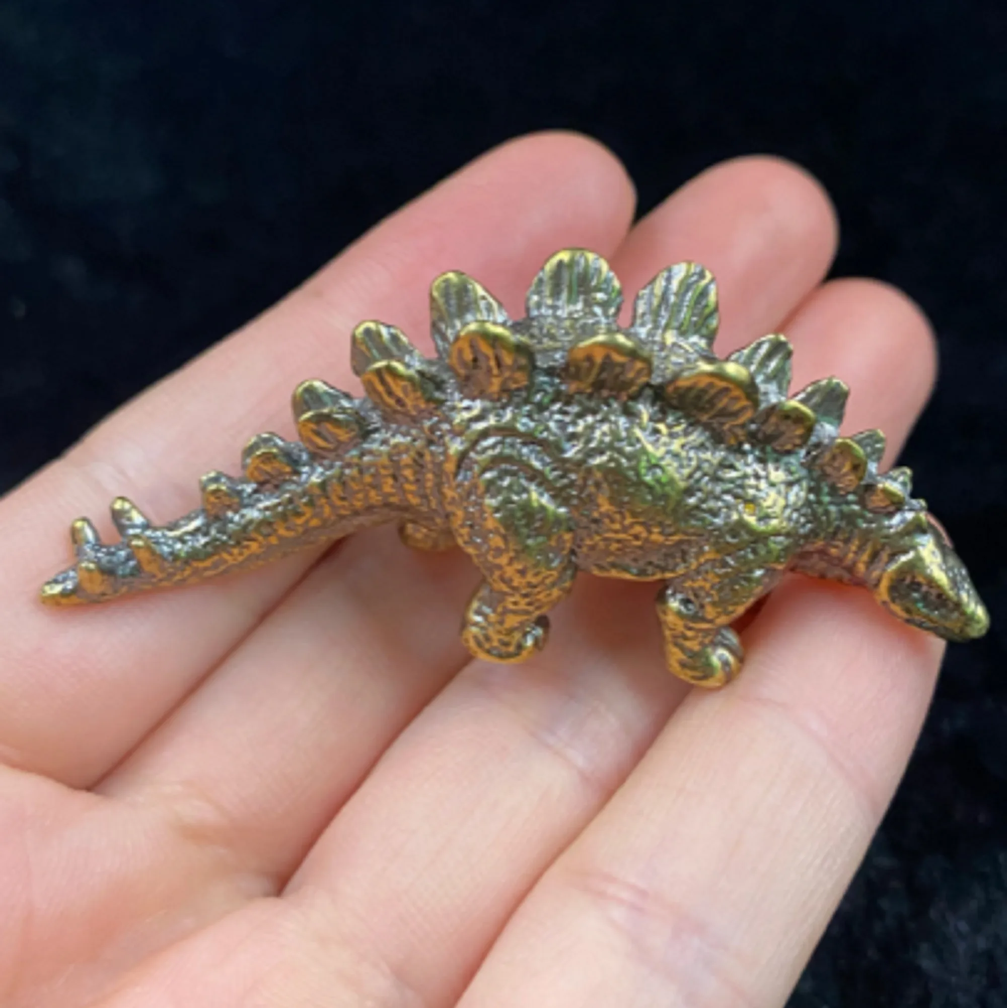 

2 pieces solid pure brass office desktop small ornament Stegosaurus tea pet jewelry handicraft gift hand handle