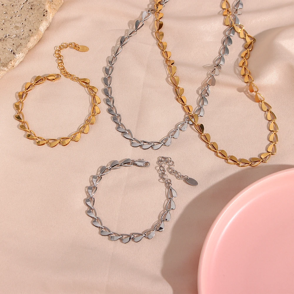 

Elegant 18K Gold Plated Hollow Heart Choker Necklaces High Quality Water Resistant Heart Bracelets for Women Girls Daily Jewelry