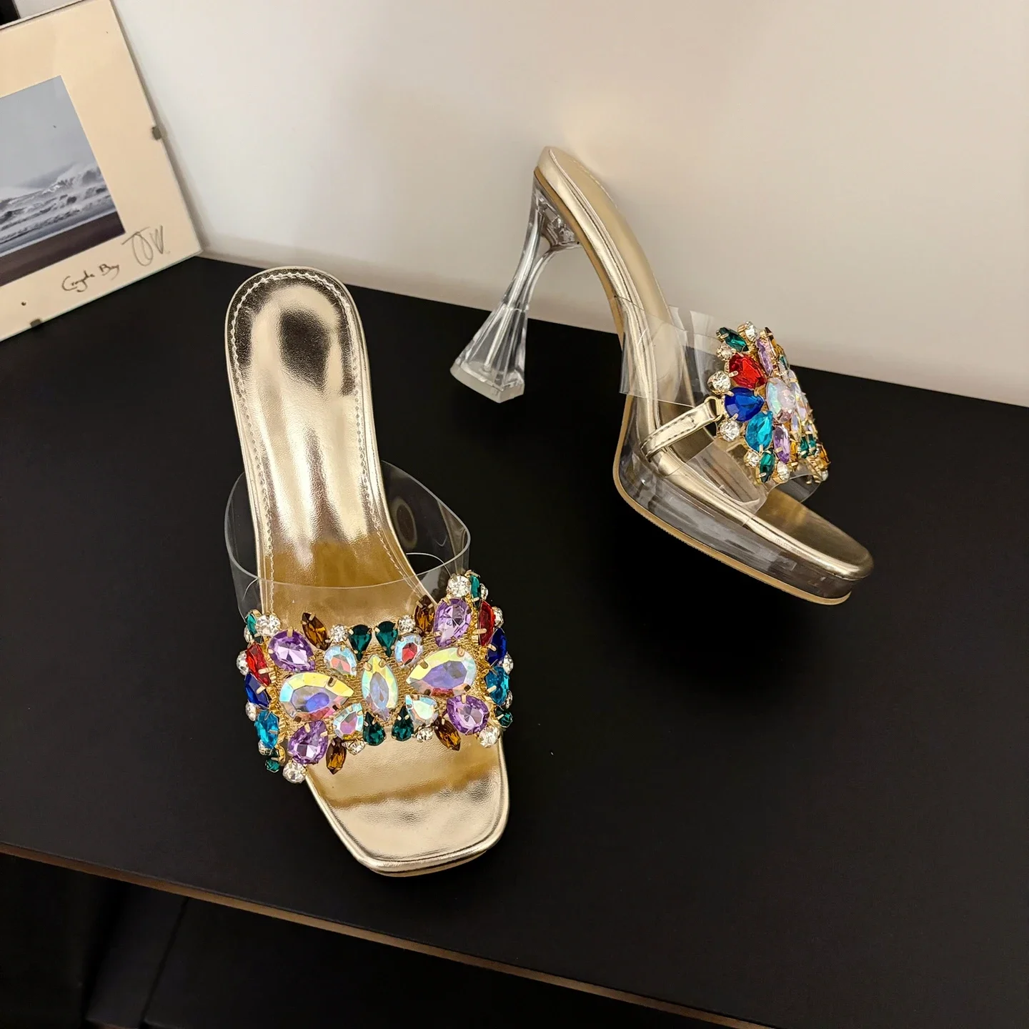 2024 летние модные женские непромокаемые тапочки на платформе с цветными стразами