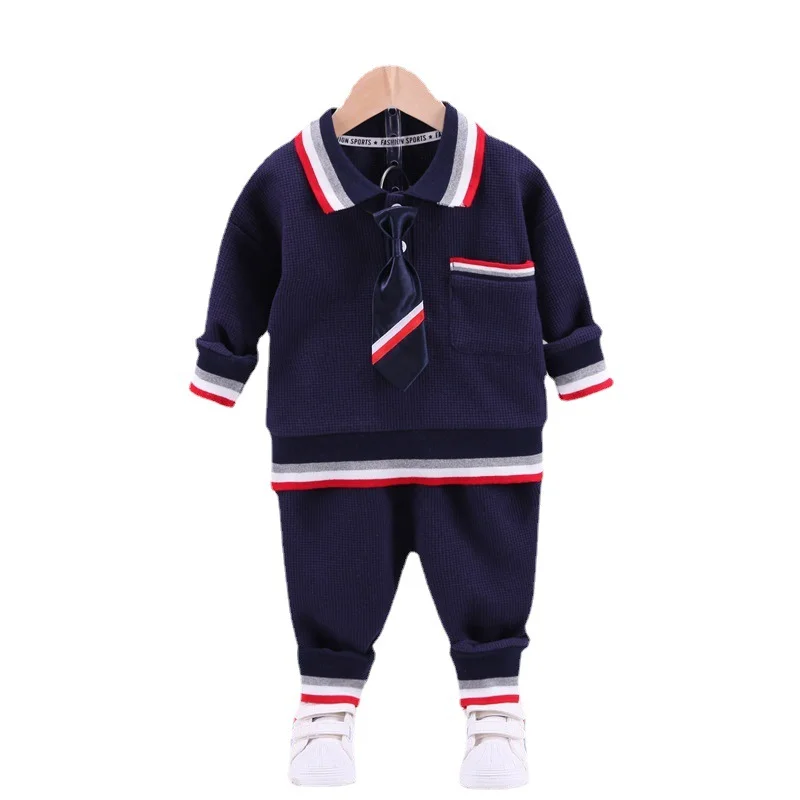 

Новый модный костюм для маленьких мальчиков на весну и осень, Детская Хлопковая футболка и брюки, 2 шт./компл., повседневный костюм для малышей, детская спортивная одежда