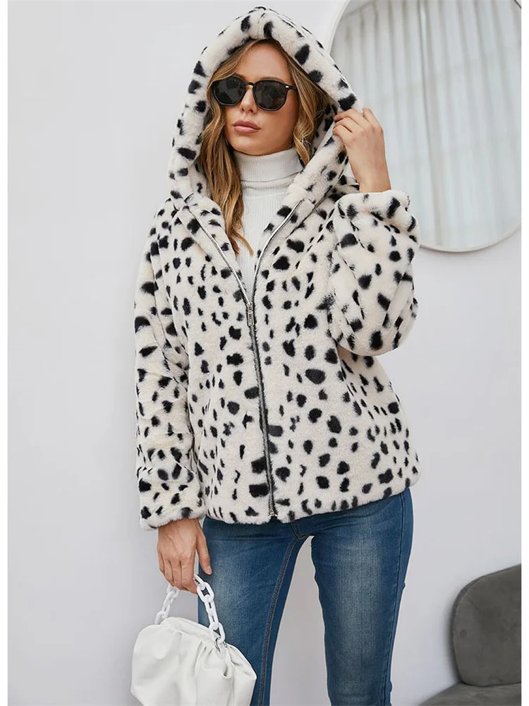 

2023 Plush Coat Women's Winter Short New Hooded Loose Lamb Fleece Faux Fur Leopard Pattern Plush Coat