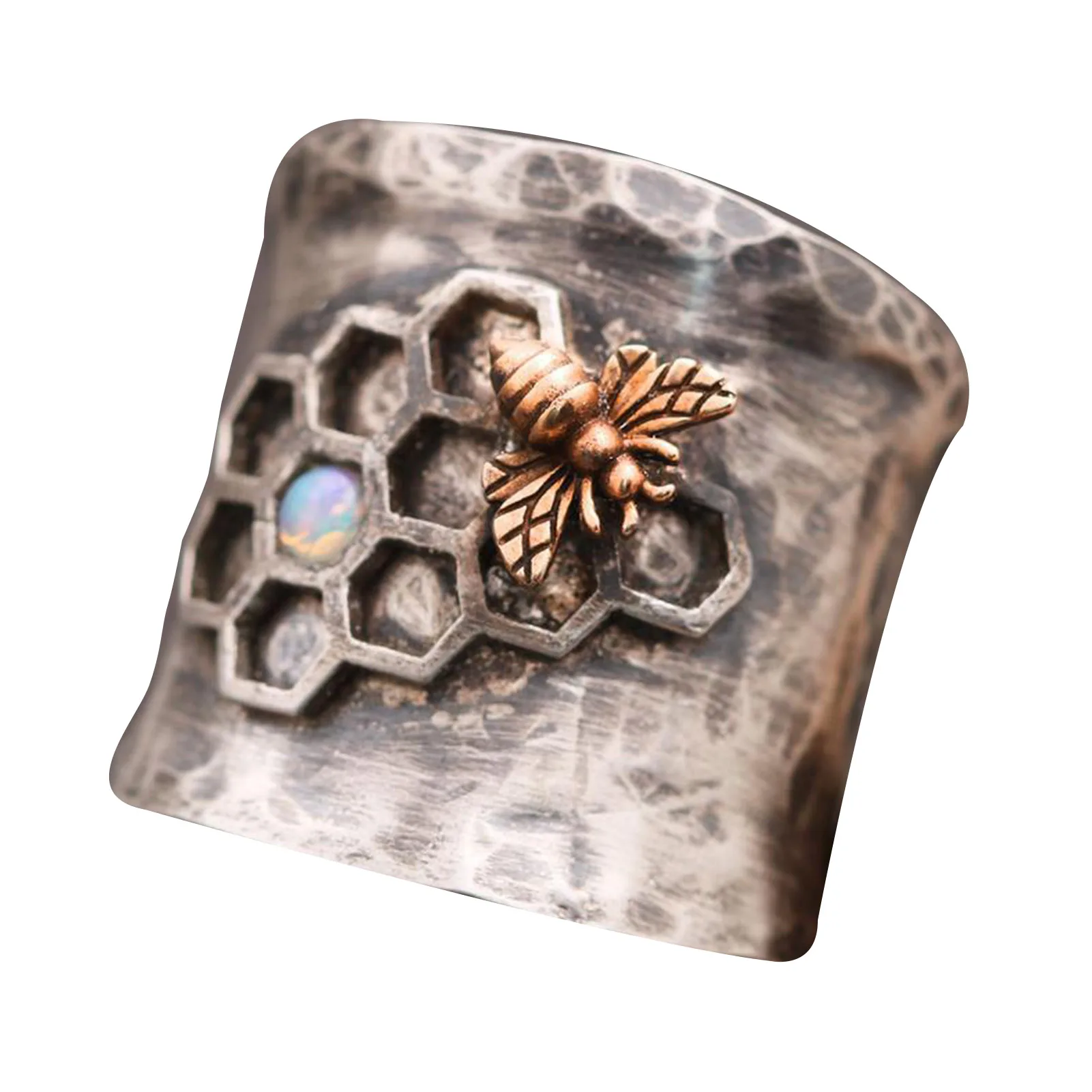 

Vintage Carved Golden Ring Round Tube Ring With Dragonfly/Bee/Bird Pattern Retro Style Jewelry Gift For Women Men