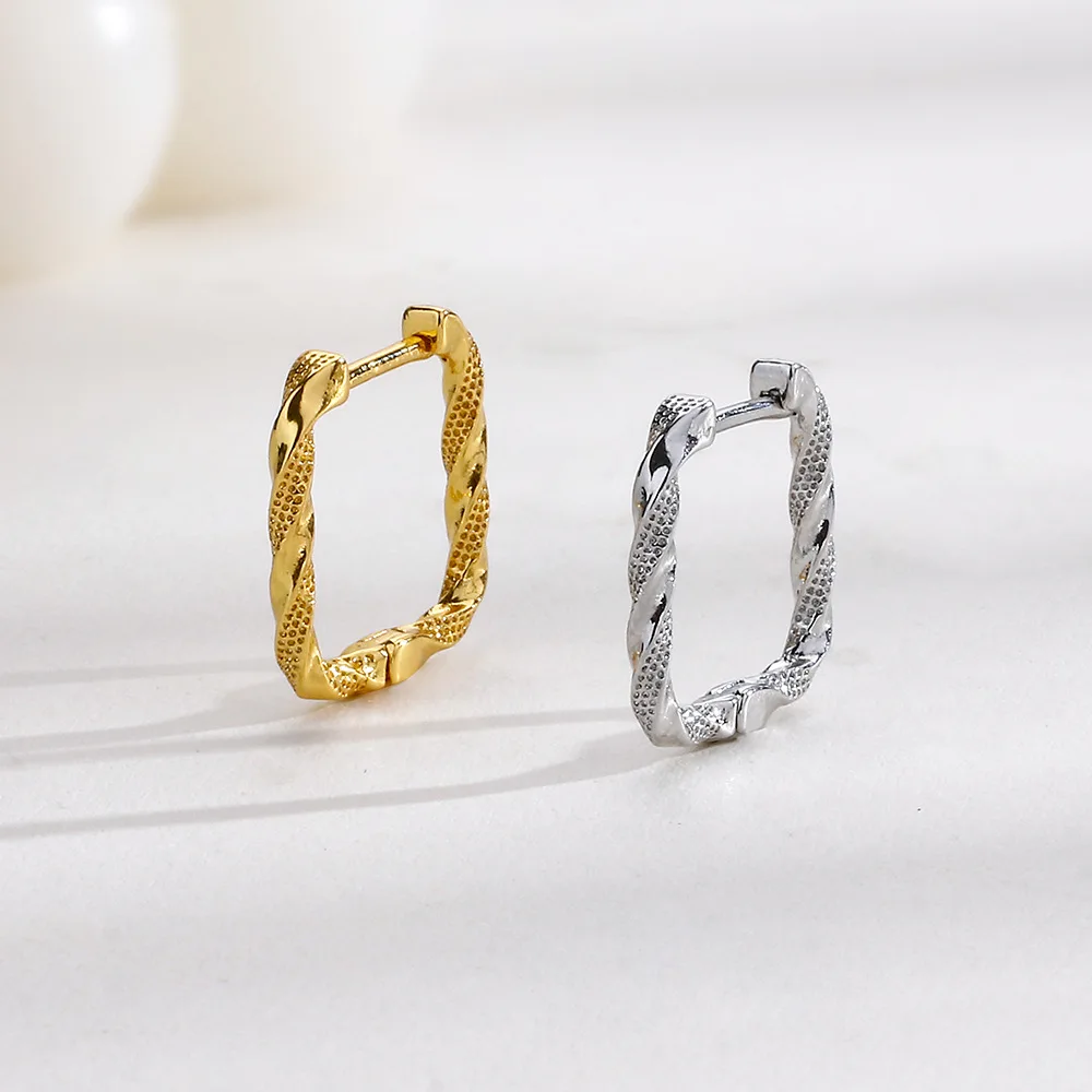 

New Fashion Cool Sparkling Diamond Inlaid Twisted Round Circle Earrings Niche Unique Design Square Small Hoop Earrings Female